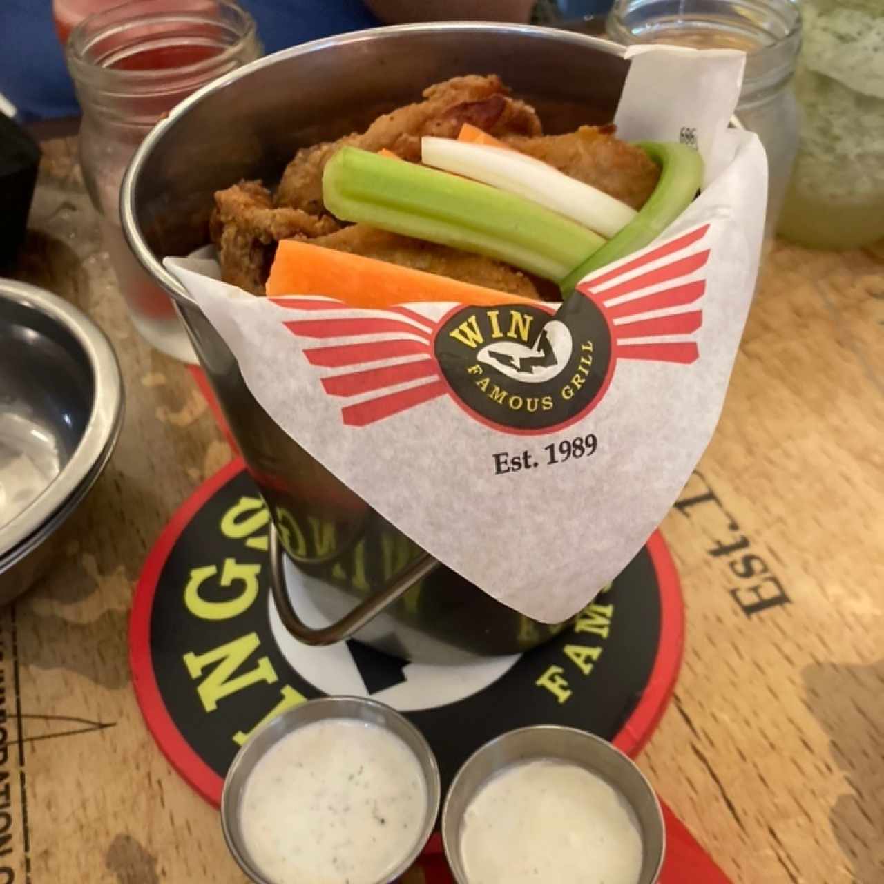 Bucket wings