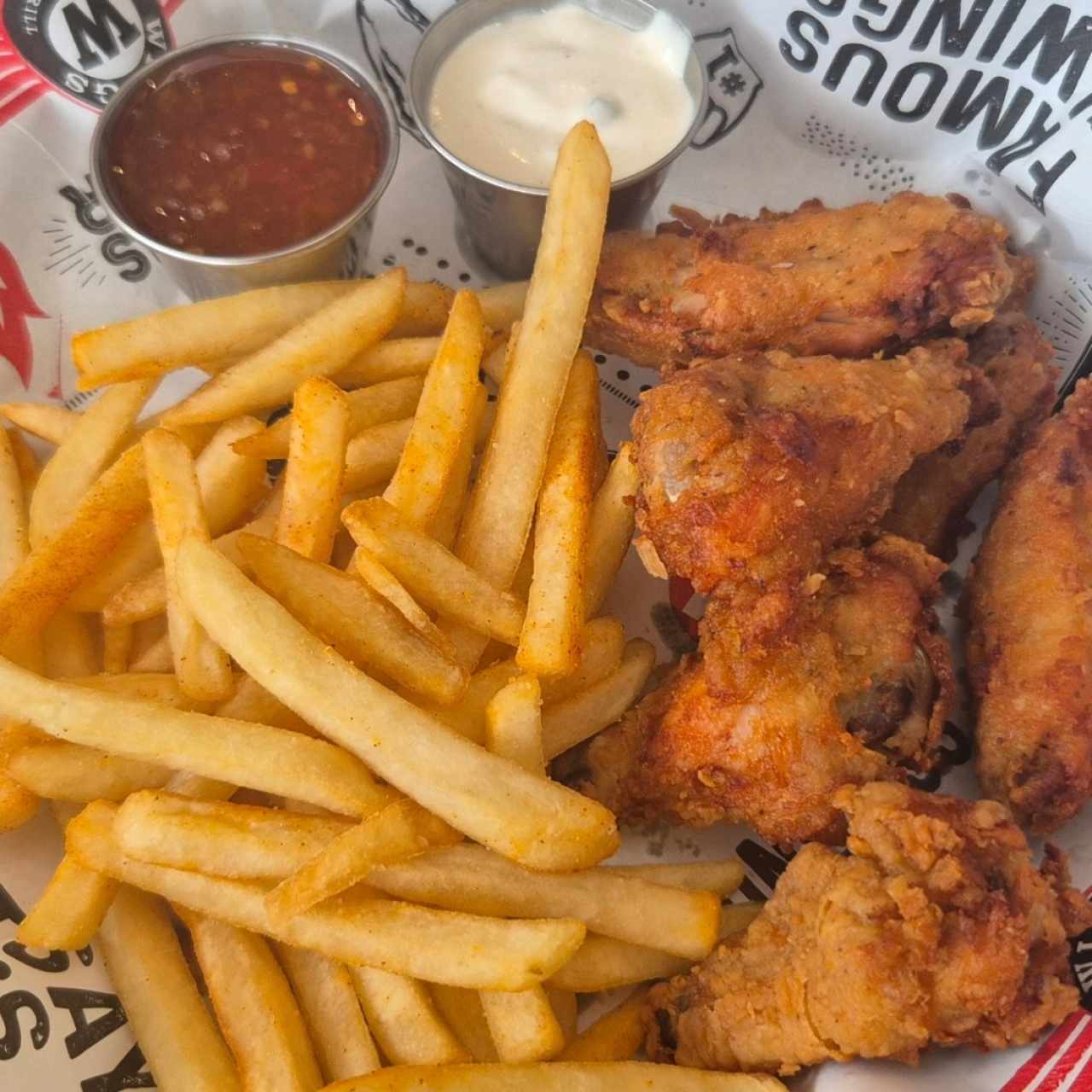 menu lunch wings + salsa sweet chili