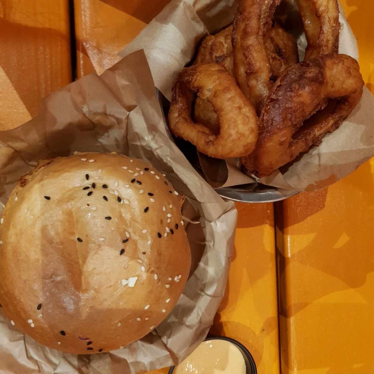 oink oink + onion rings