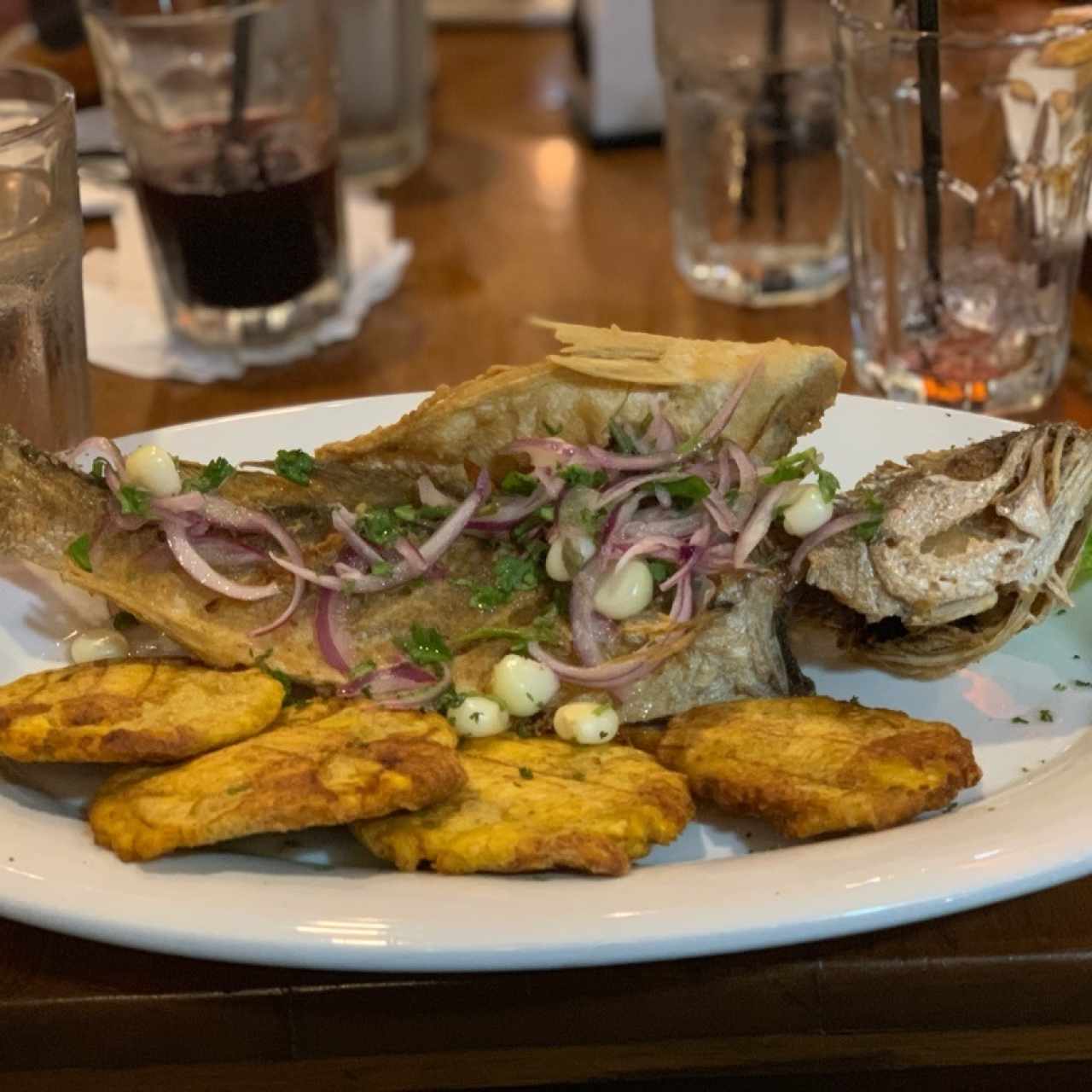Pescado frito entero