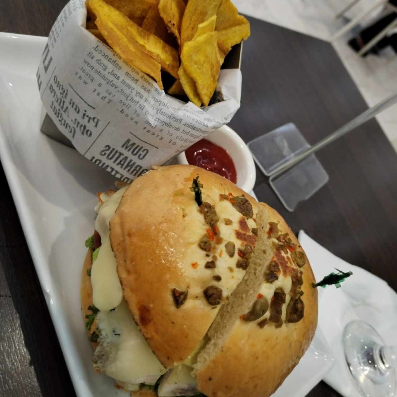 Pollo a la Parrilla con Aguacate