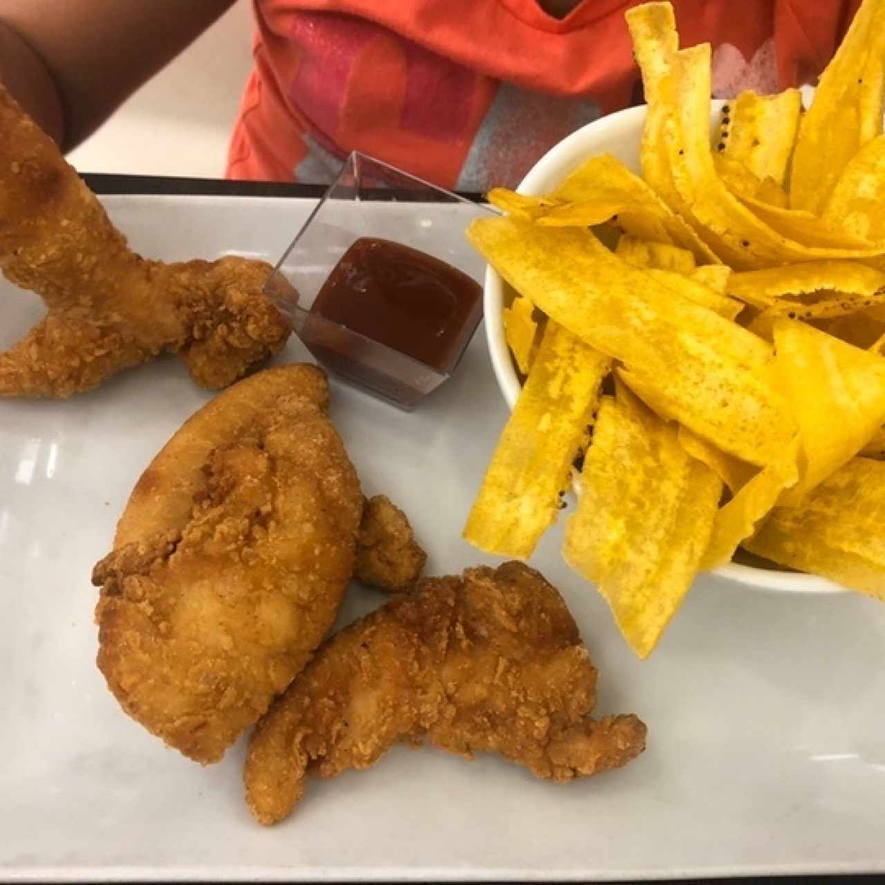 Deditos de pollo. kids menu