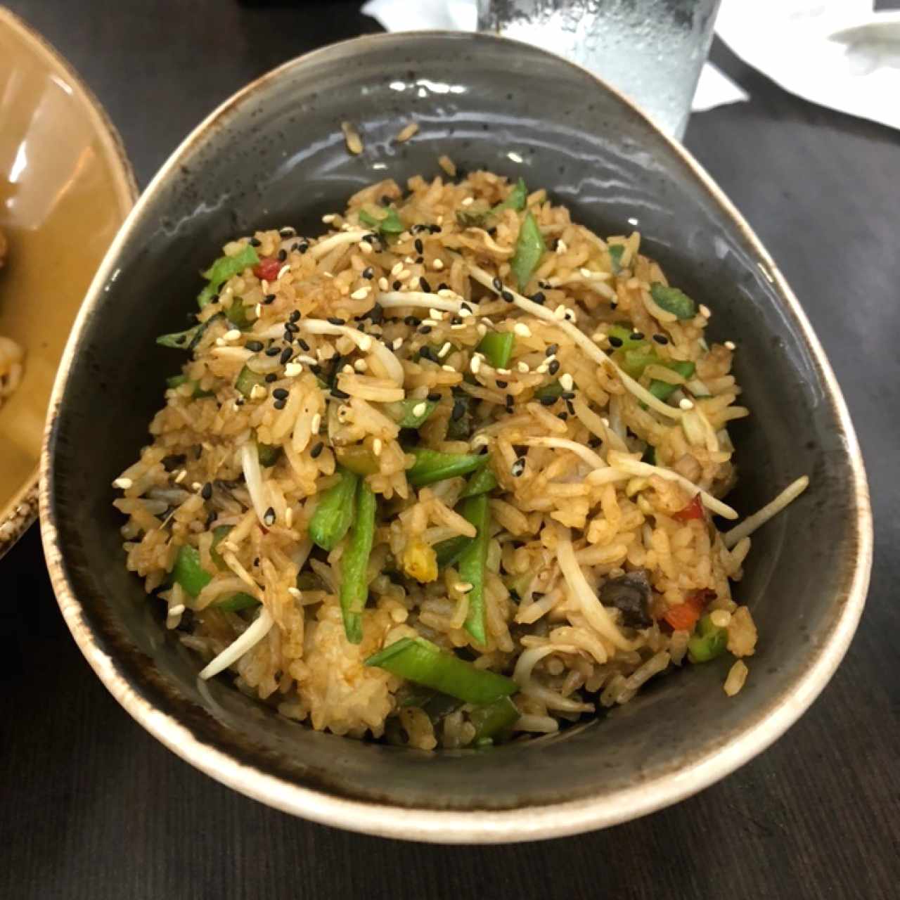Yakemeshi vegetariano