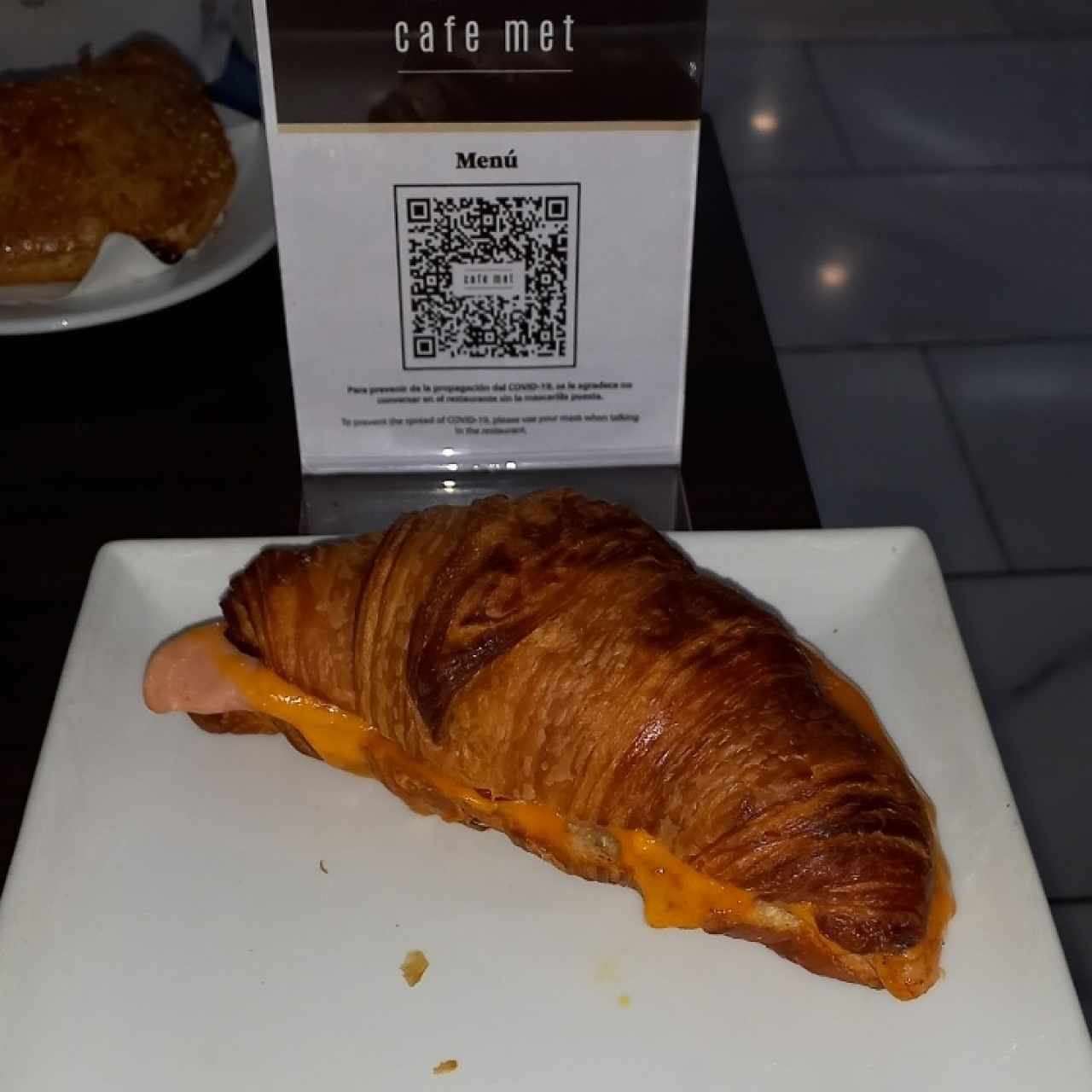 croisant de jamon y queso