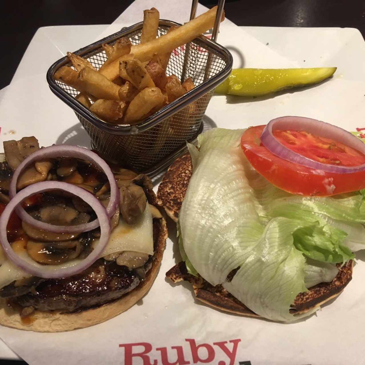 hamburguesa con hongos