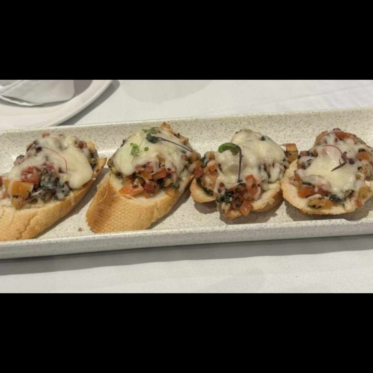 Bruschetta de Tomate y Mozarella