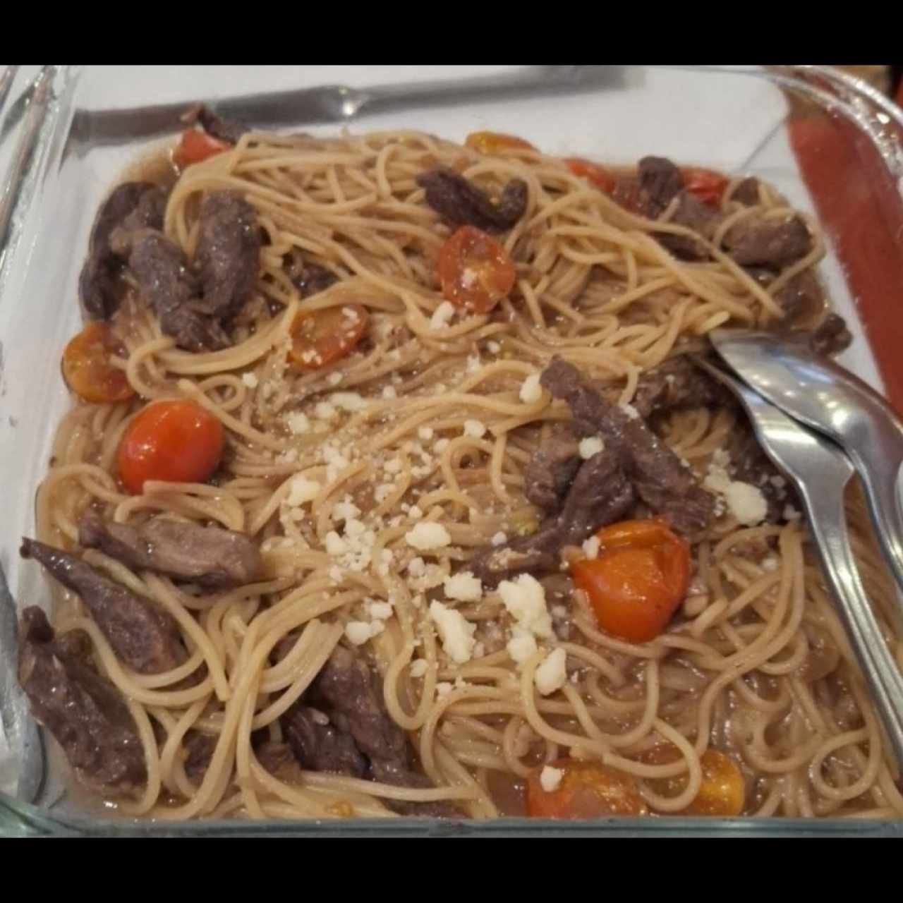 Linguini con Entraña y Tomate Seco