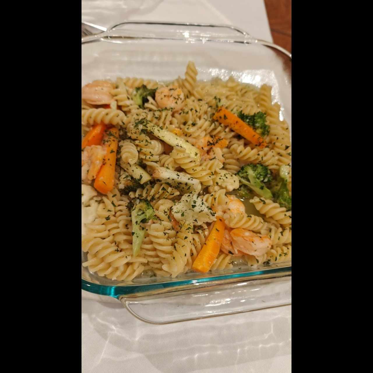 Al Olio con Camarones y Vegetales