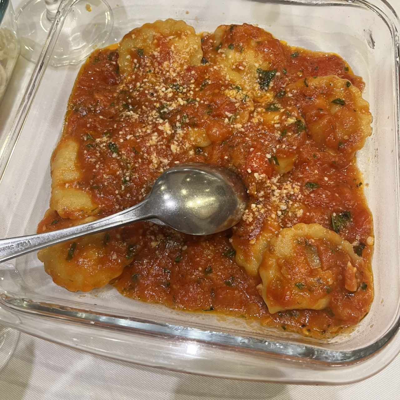 Ravioli Relleno de Carne al Tomate