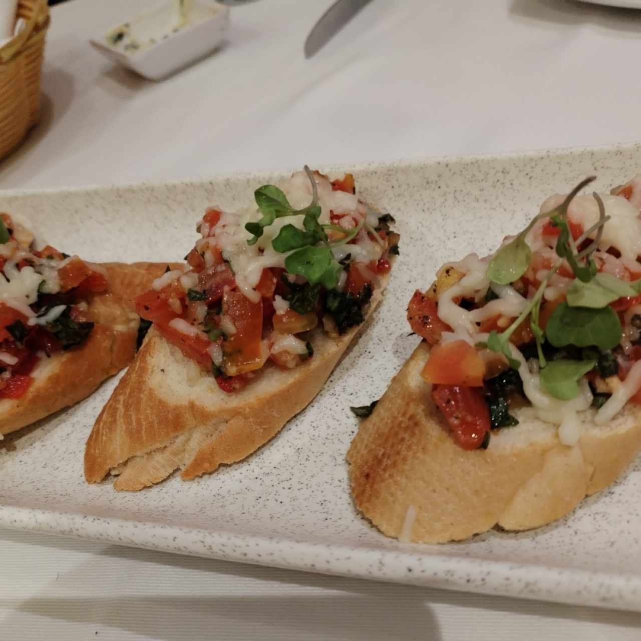 Bruschetta de Tomate y Mozarella