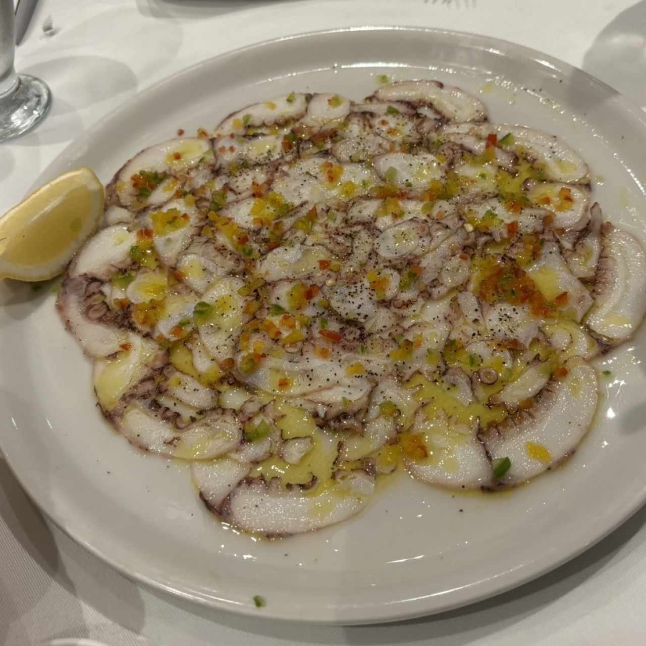 De Pulpo con Picadillo de Pimentones de Colores