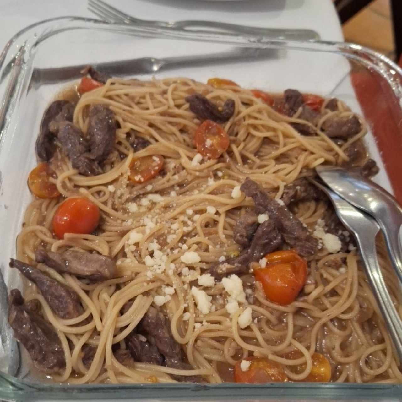 Linguini con Entraña y Tomate Seco