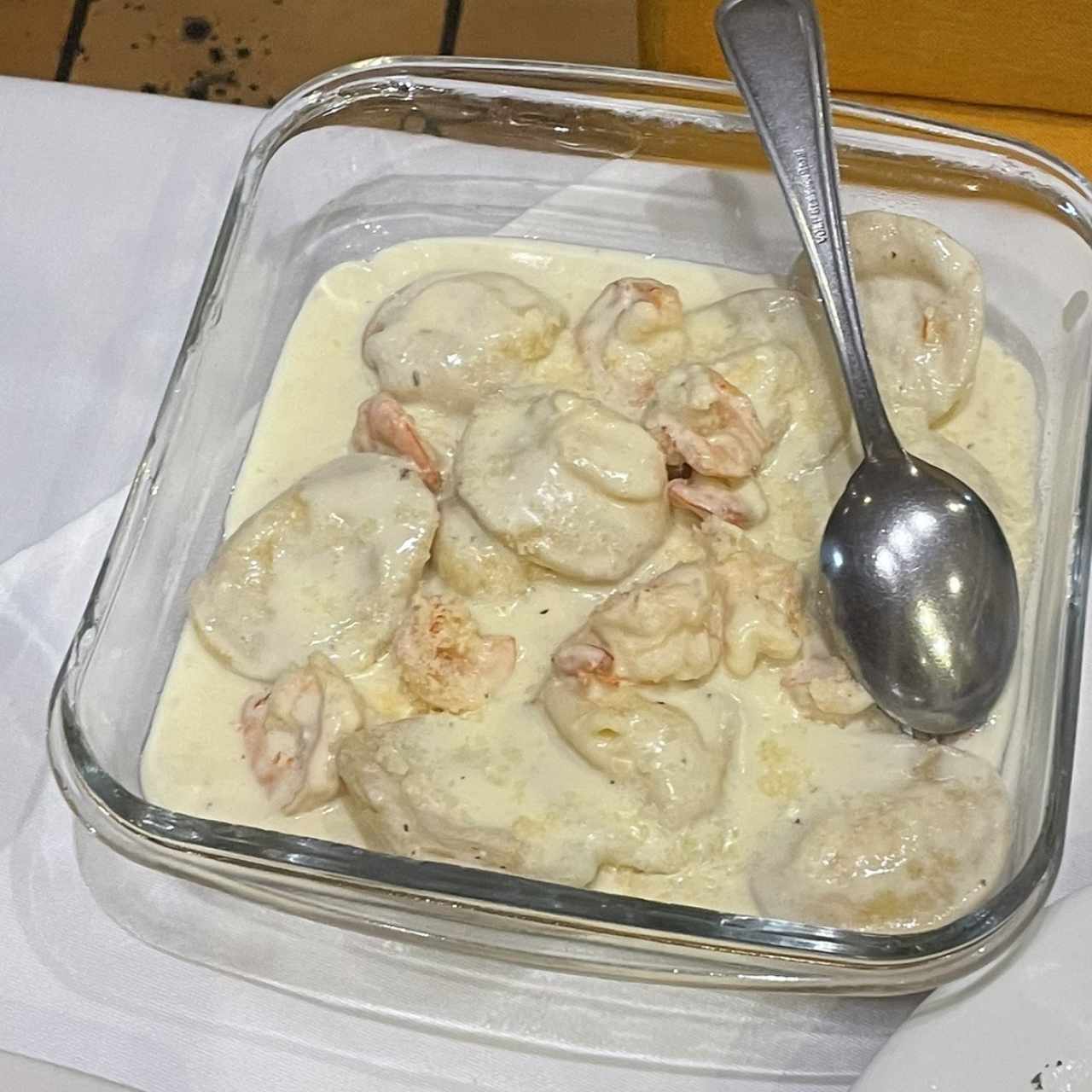 Ravioli de Queso con Camarones a la Crema