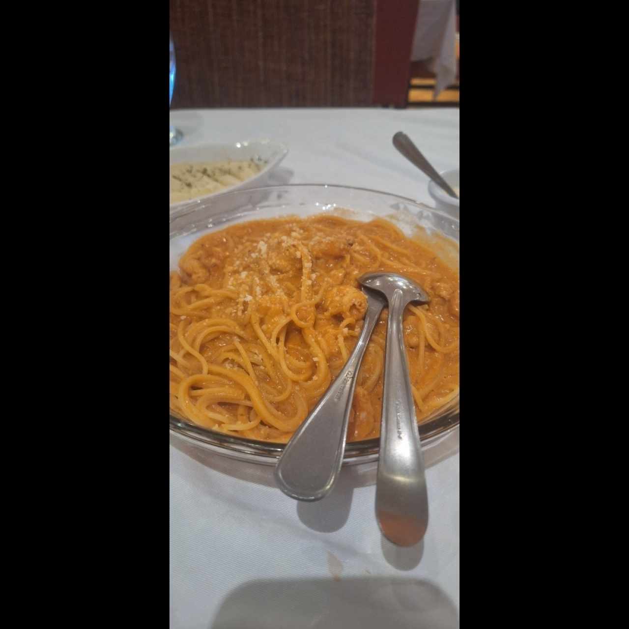 Camarones al Bisquet en Salsa Rosé