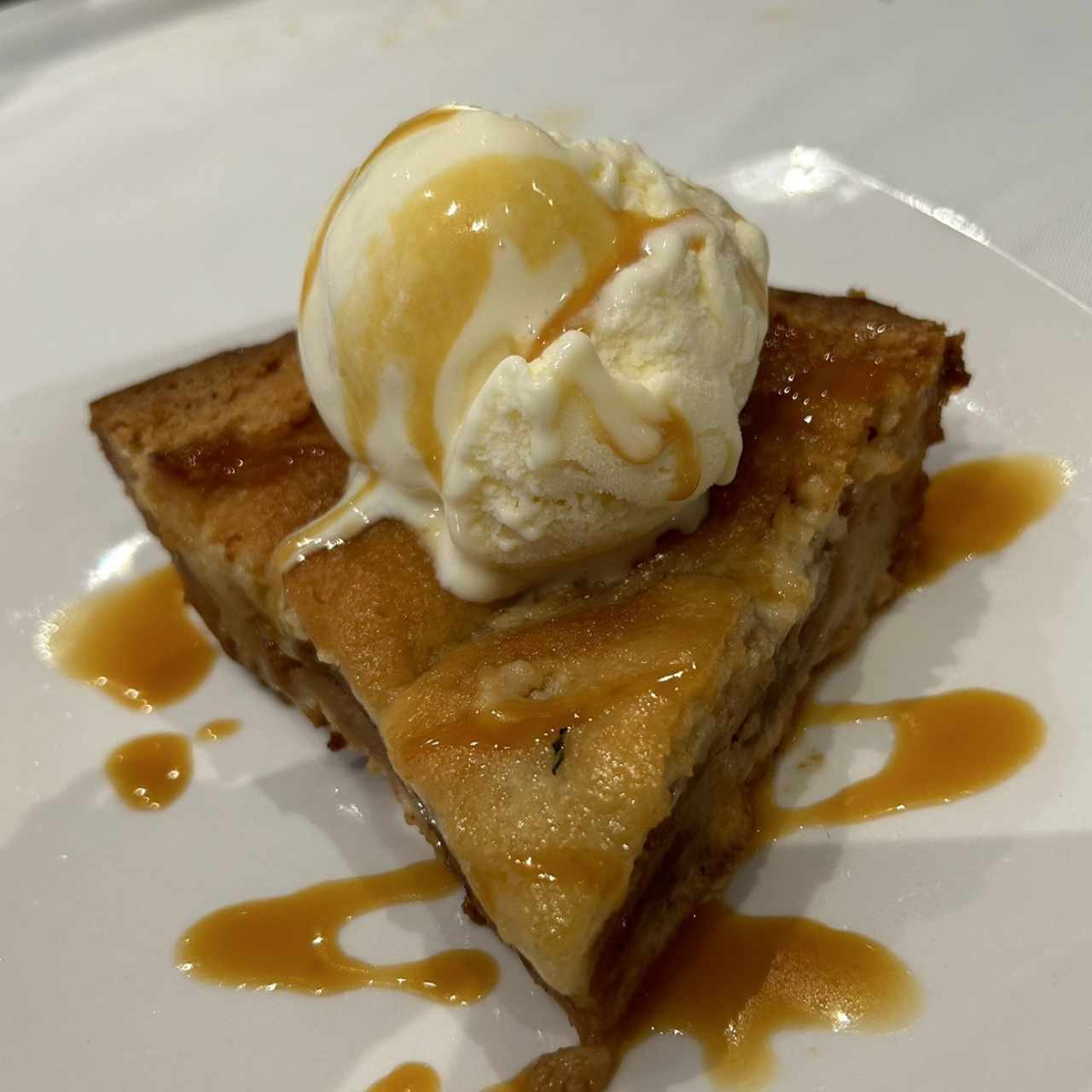 Tarta de Manzana con helado de Vainilla