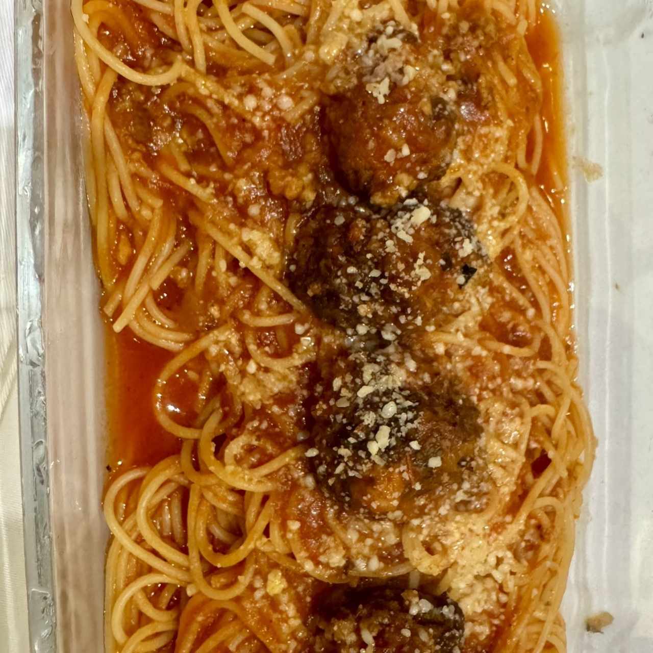 Con Albóndigas en Salsa de Tomate