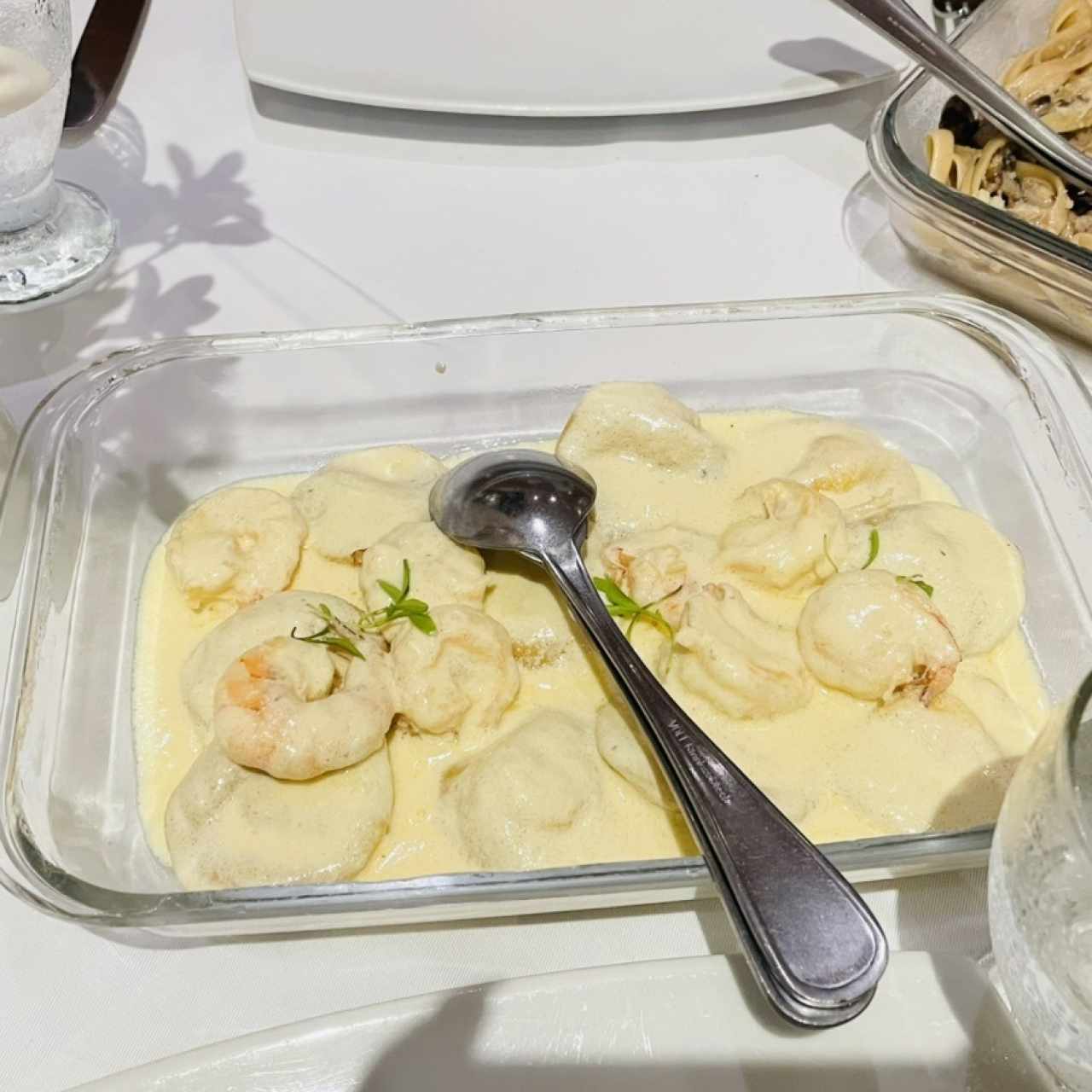 Ravioli de Queso con Camarones a la Crema