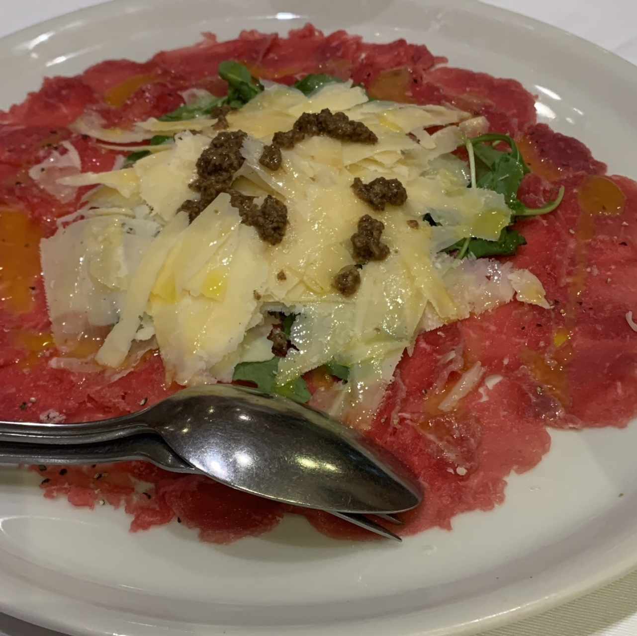 De Res con Rúcula, Parmesano y Trufa