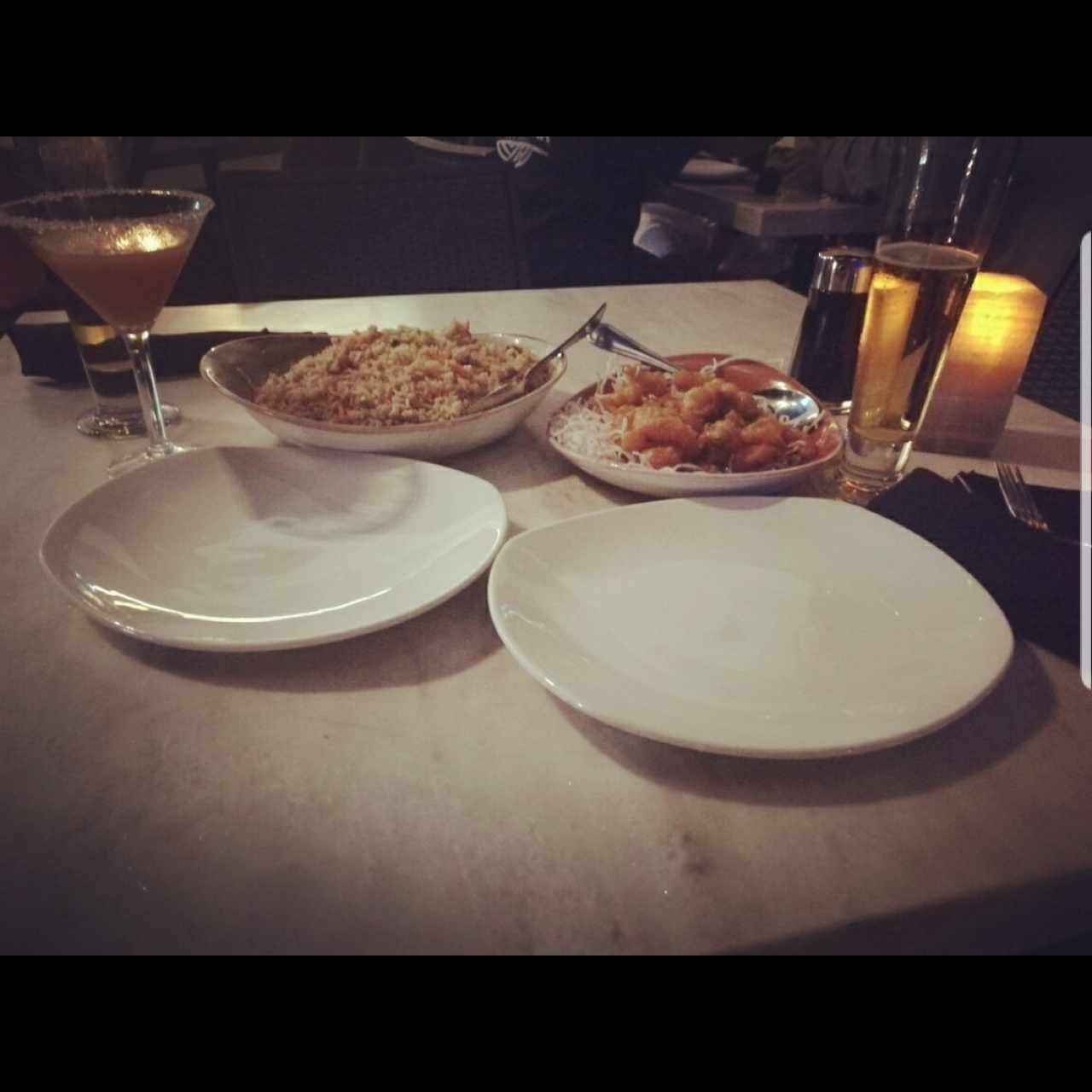 arroz frito con camarones y pollo. Y camarones rebozados 