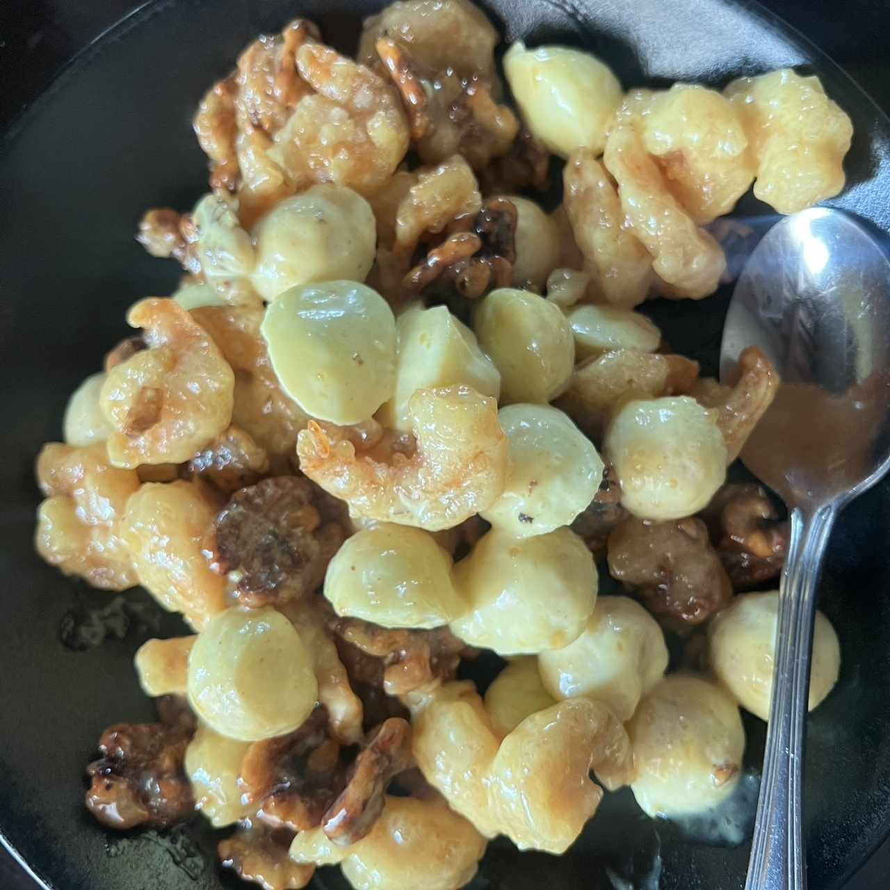 Shrimp With Candied Walnuts