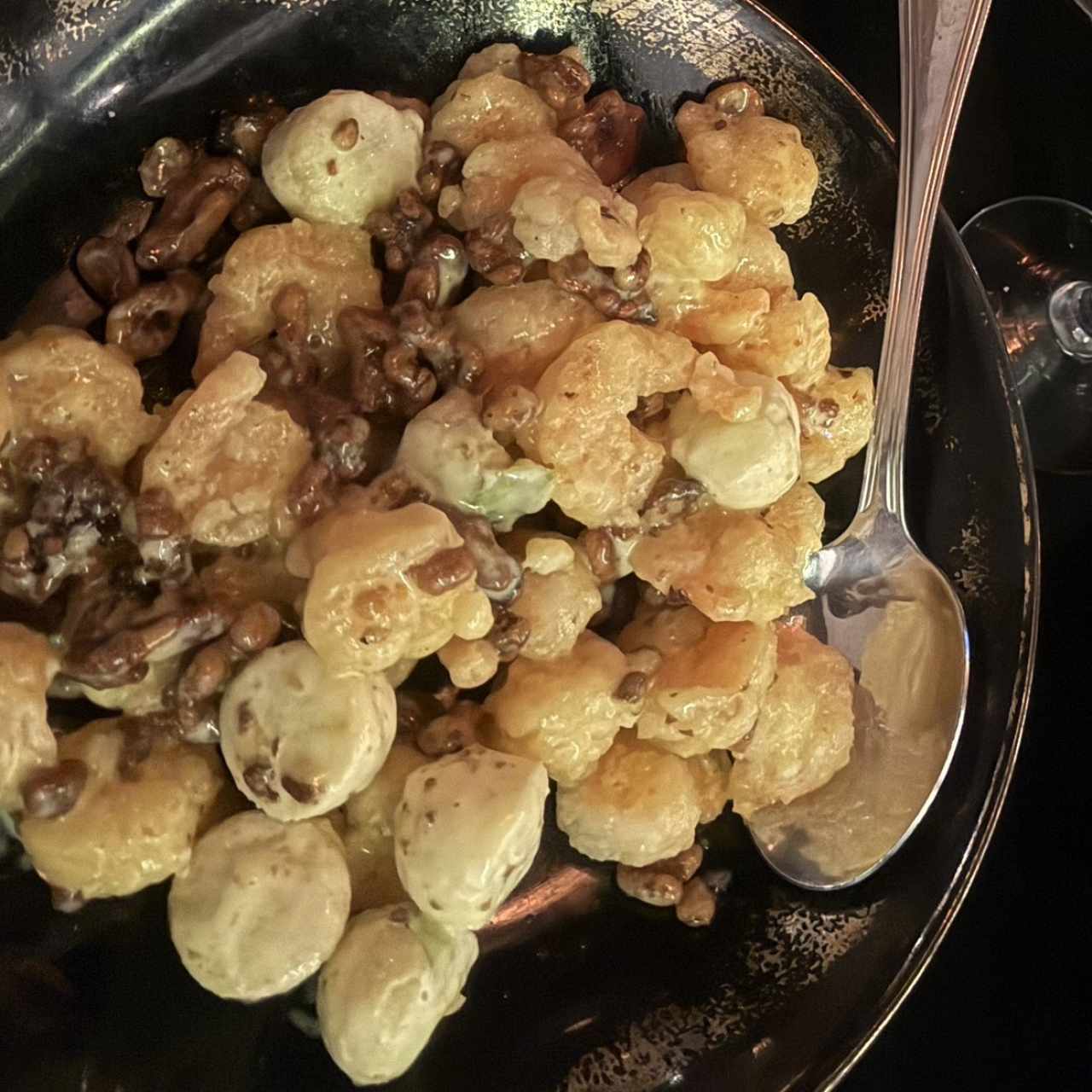 Shrimp With Candied Walnuts