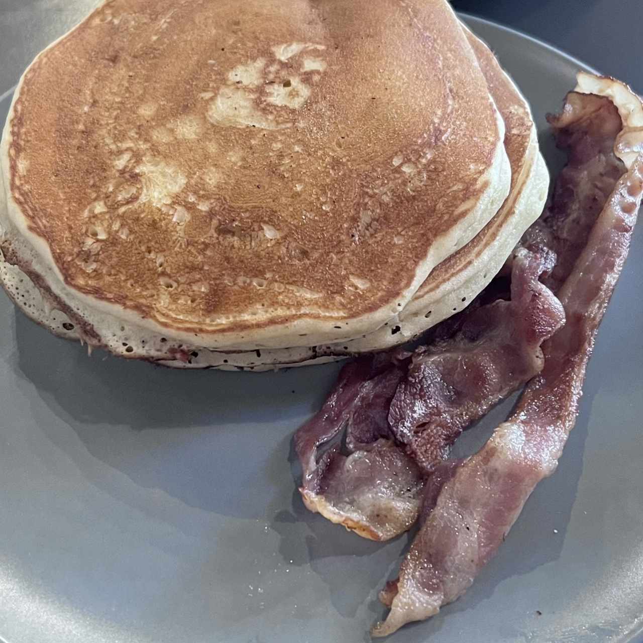 DESAYUNO - PANCAKES & BACON
