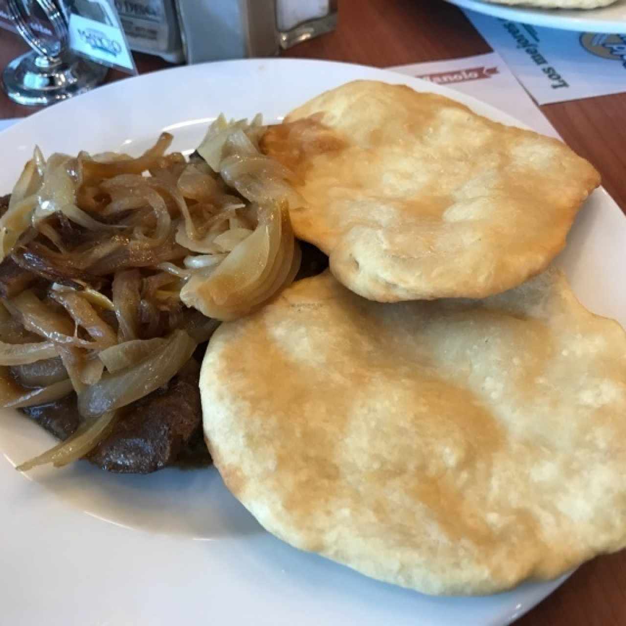 Bistec de Hígado con Hojaldres