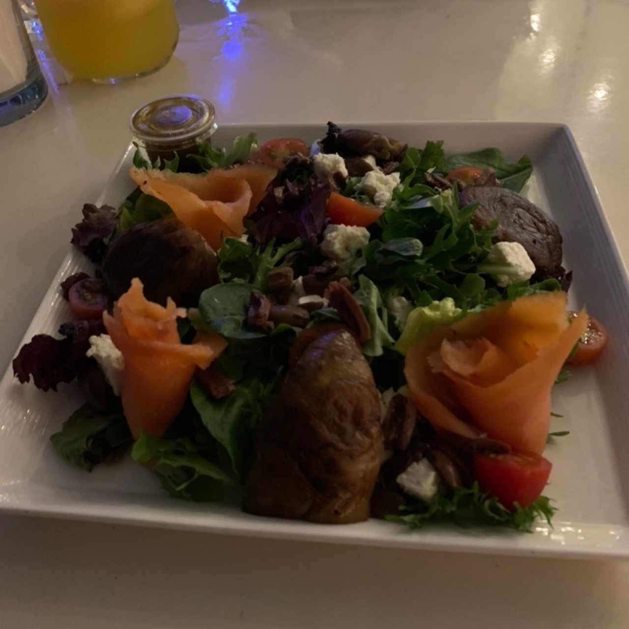 ensalada Dos cucharas con salmon ahumado