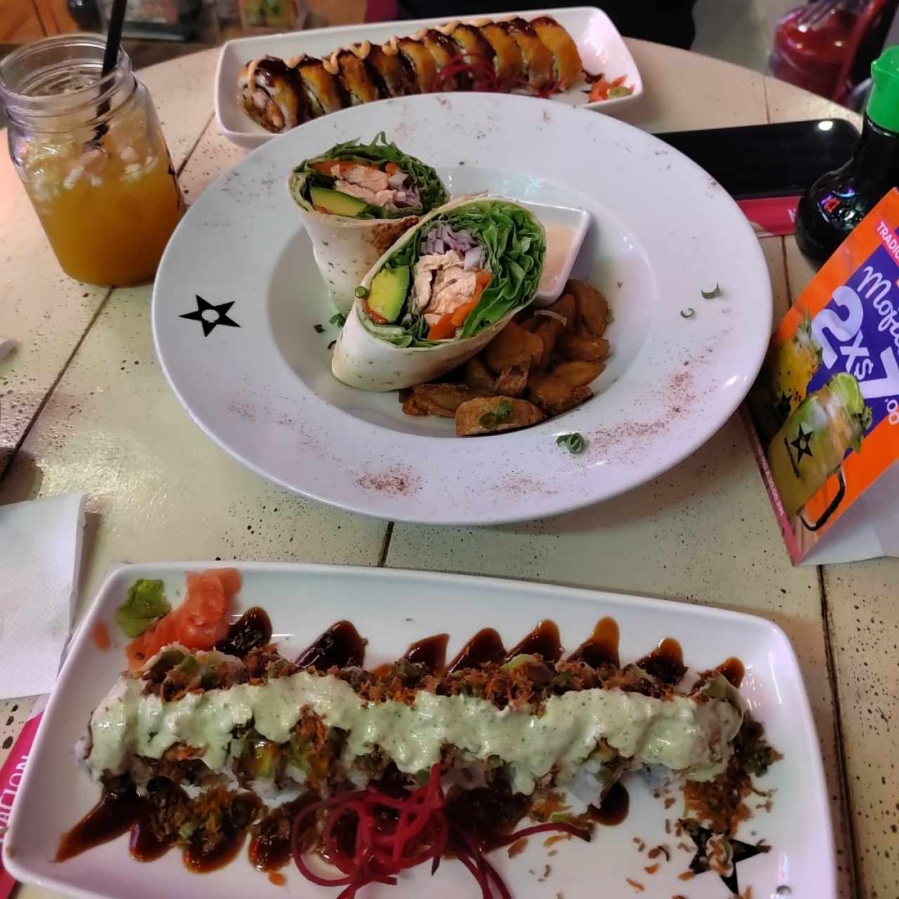 Roll Zensacion y Komodo crocante / Wrap de Salmón 