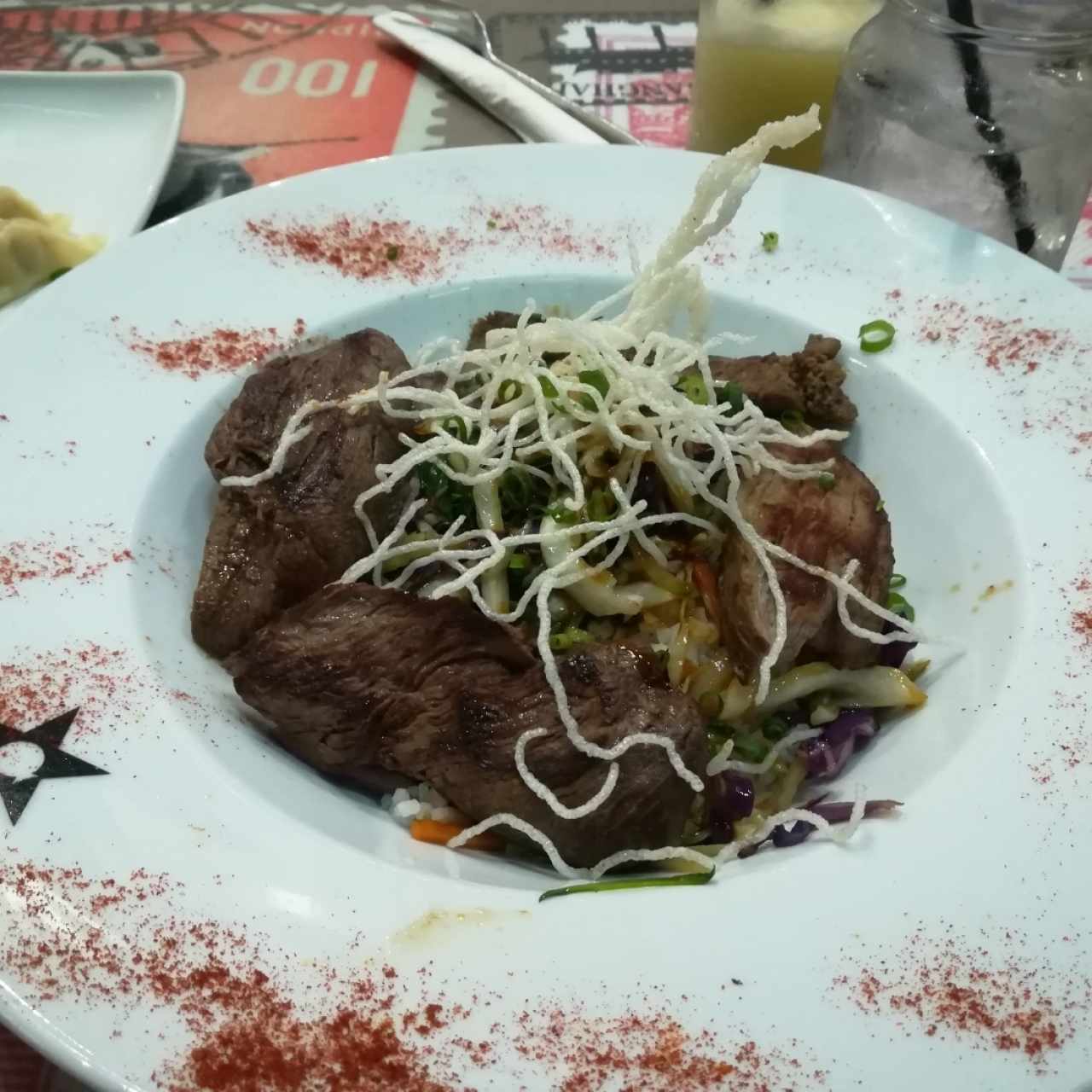Satay de carne de res
