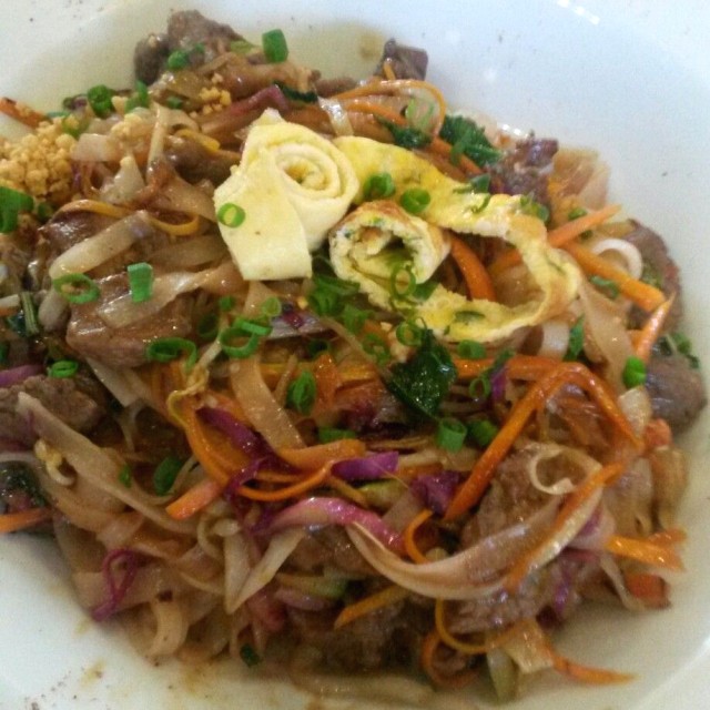 Pad thai de filete de res