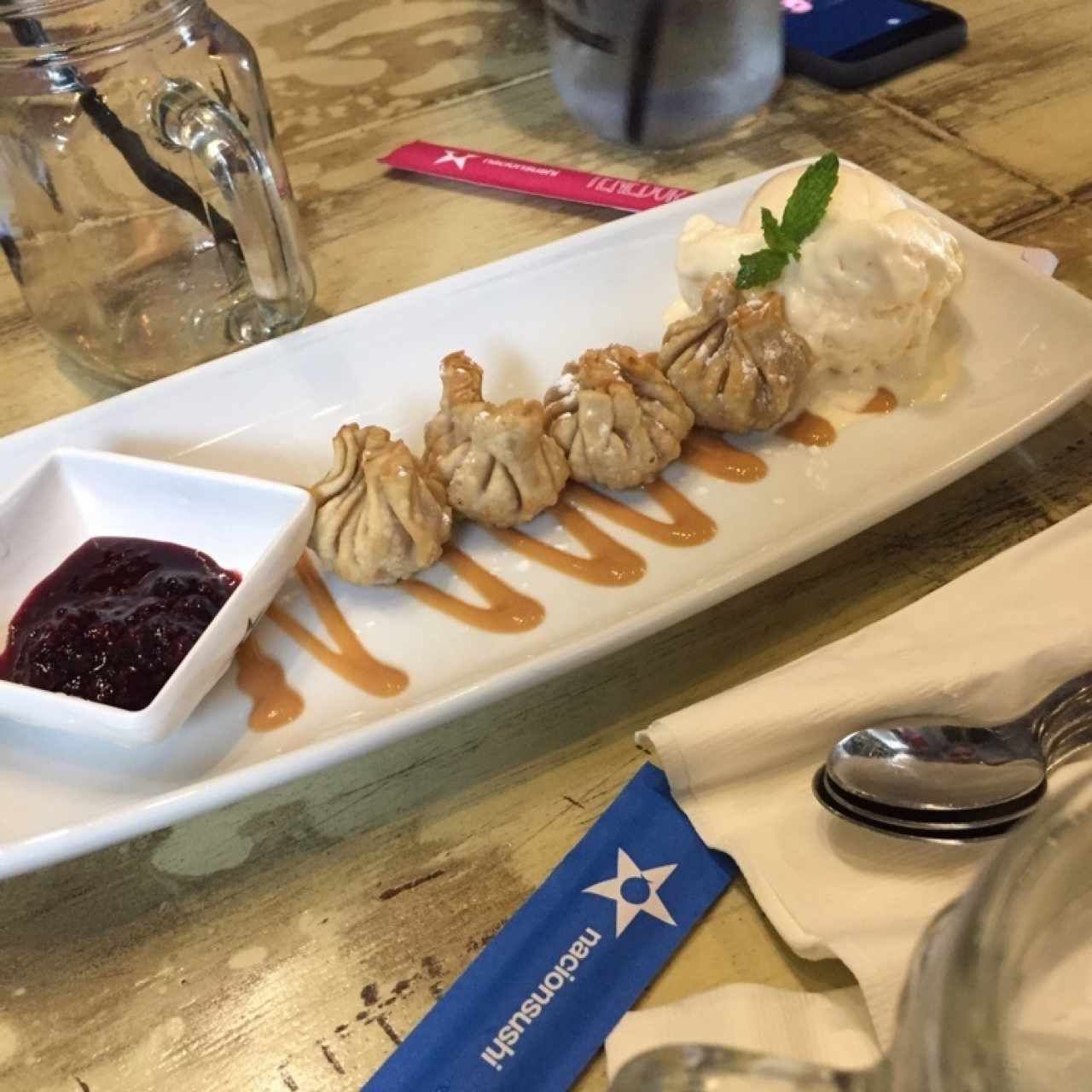 won ton de dulce de leche con helado vainilla 