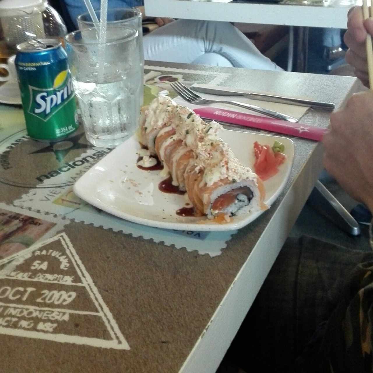 roll salmón