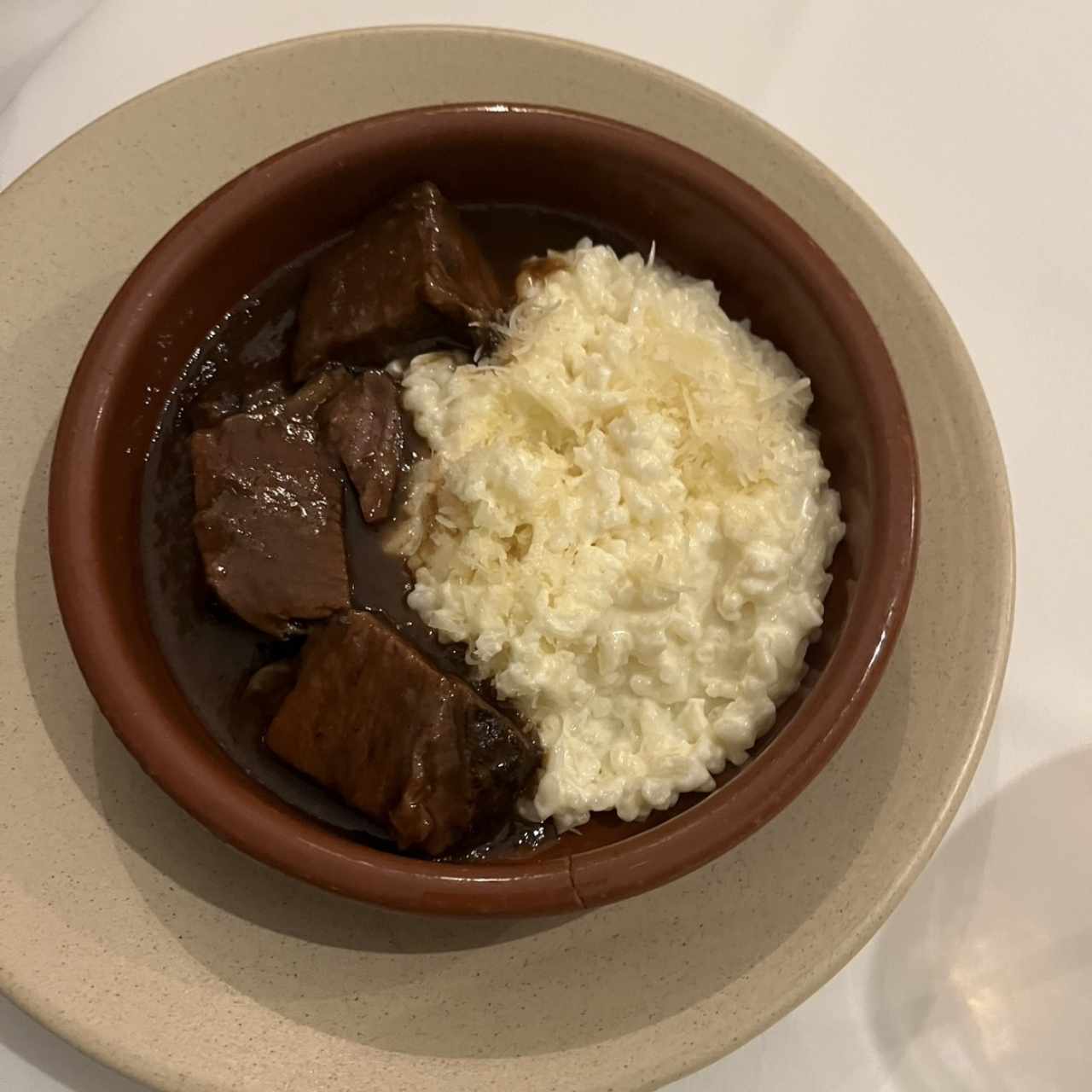Short Ribs, salsa de Malta y Risotto Parmesano