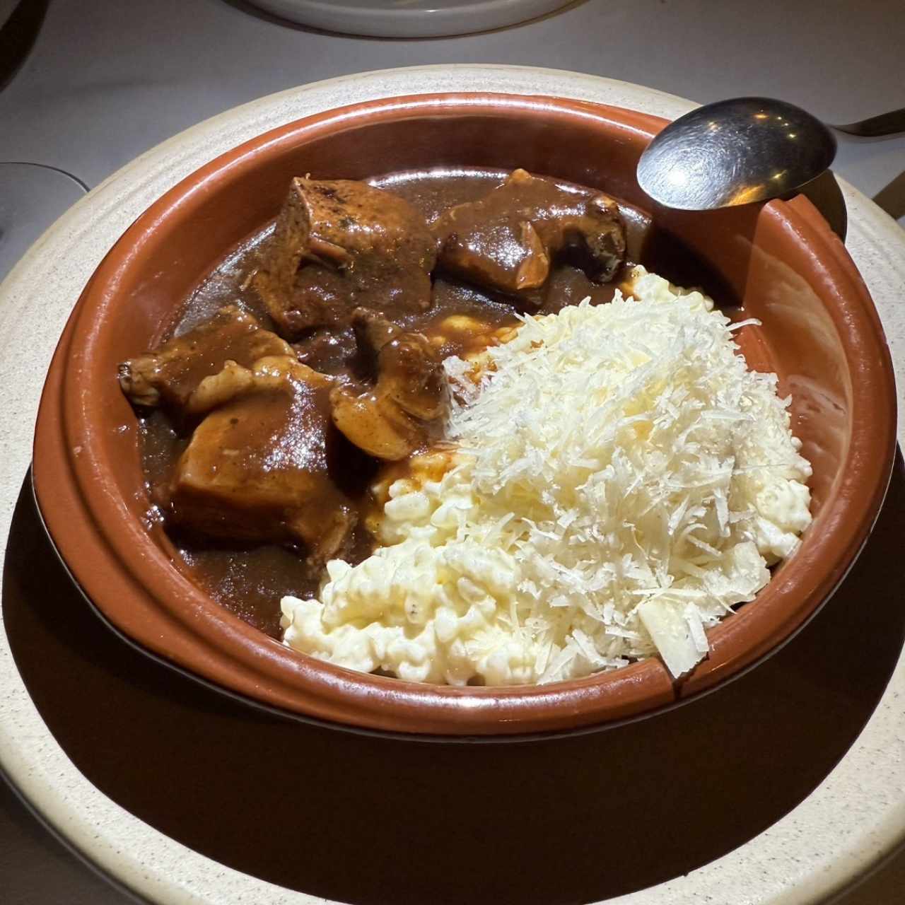Short Ribs, salsa de Malta y Risotto Parmesano