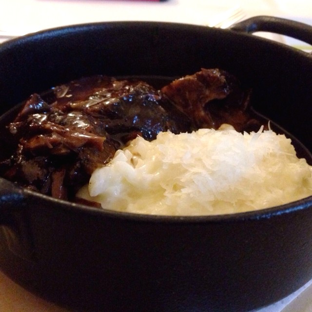Short ribs con Risotto de queso