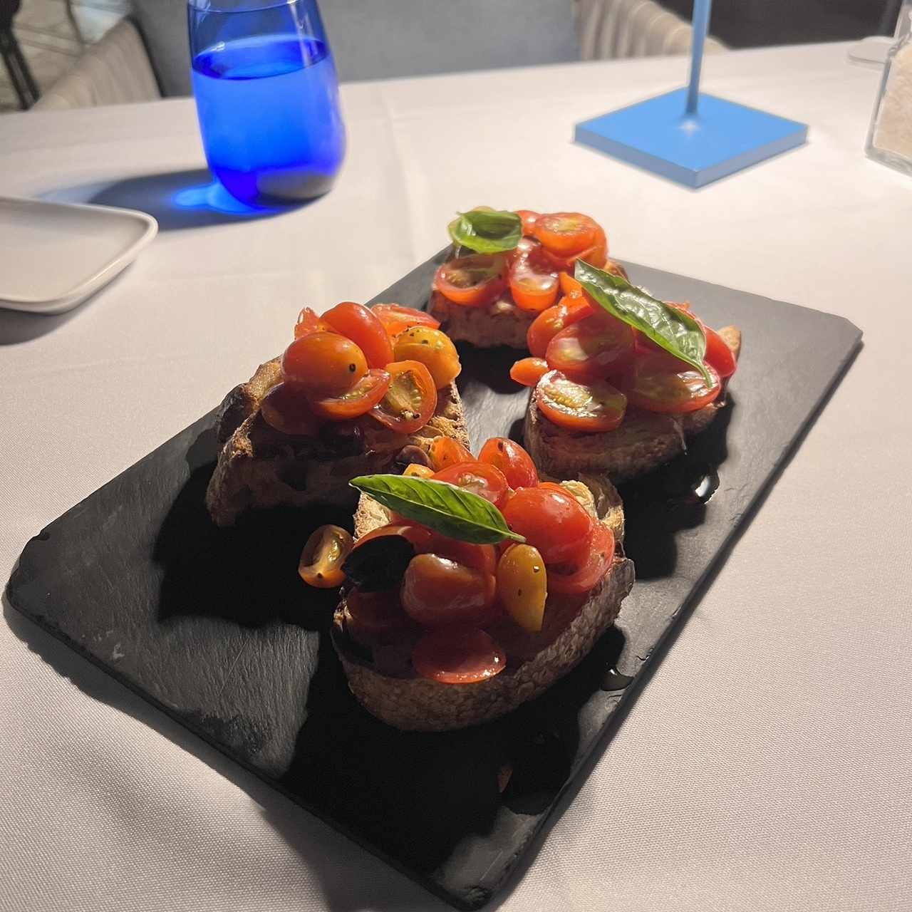 Antipasti - Bruschetta mediterranea