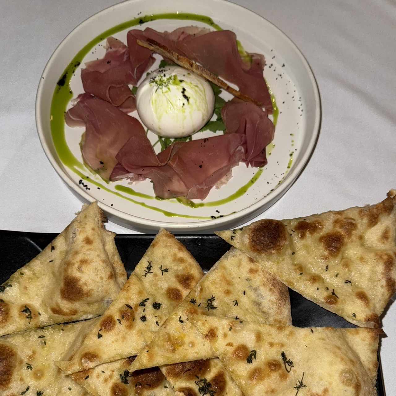Antipasti - Burrata con prosciutto