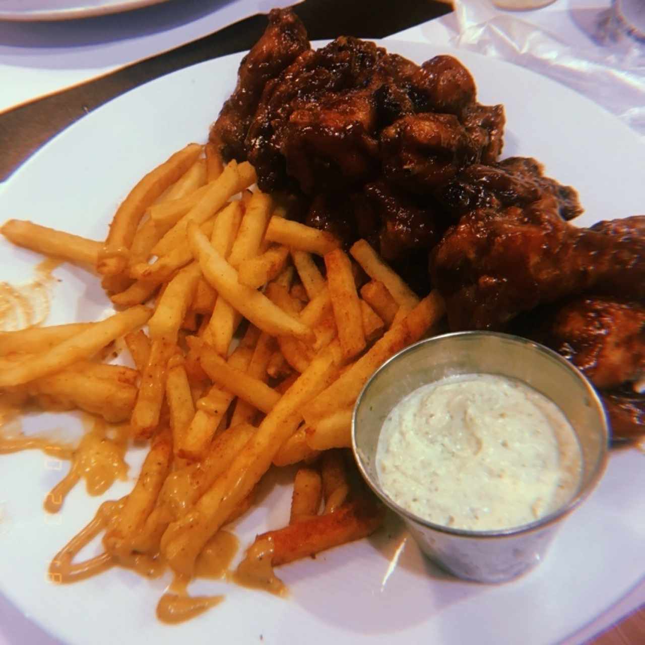 The Corner Wings - Plato Fuerte