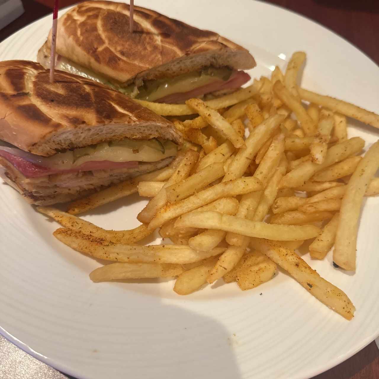 EMPAREDADOS - EMPAREDADO CUBANO