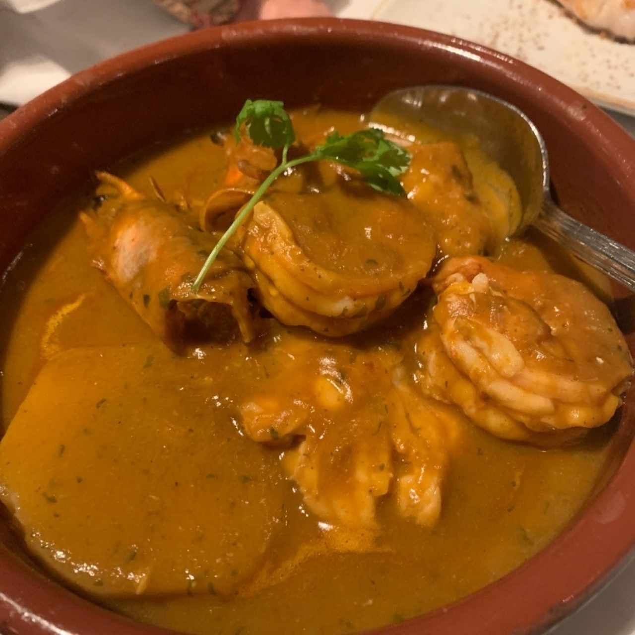pescado mero a la caribeña con langostinos