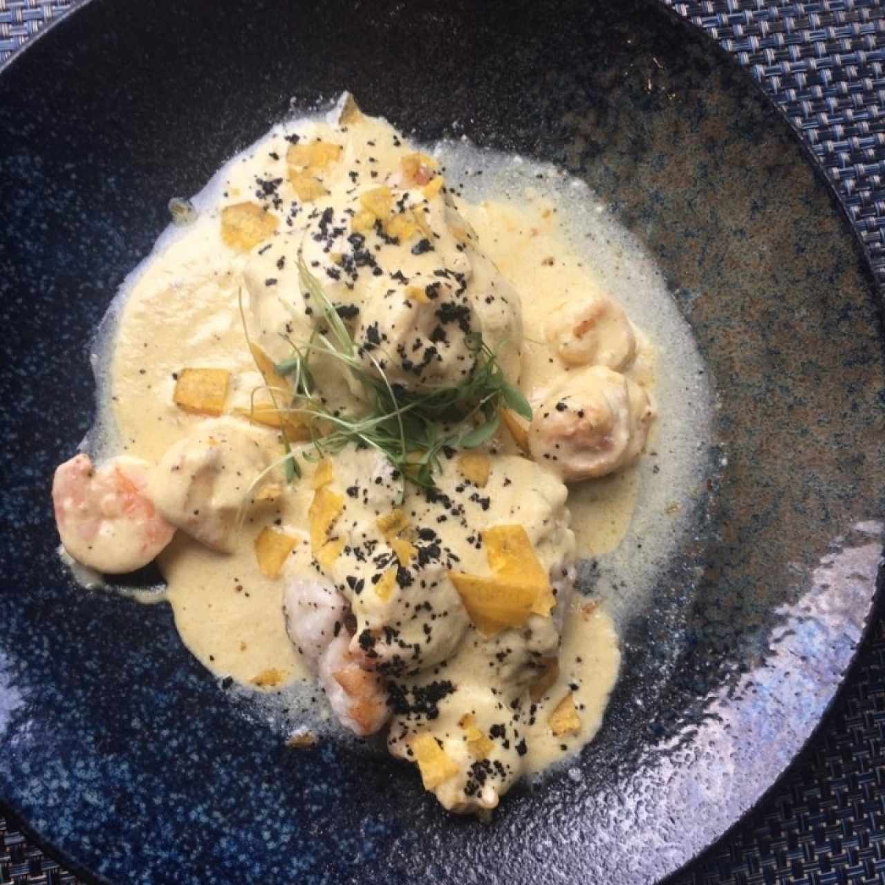 Pescado con camarones