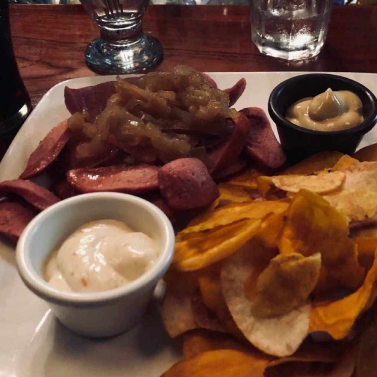 Bratwurst con chips de vegetales !
