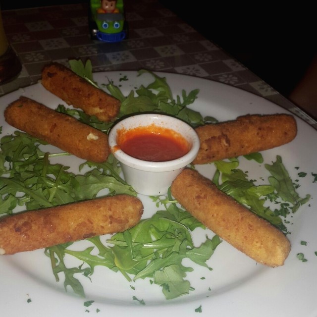 Deditos de mozarella