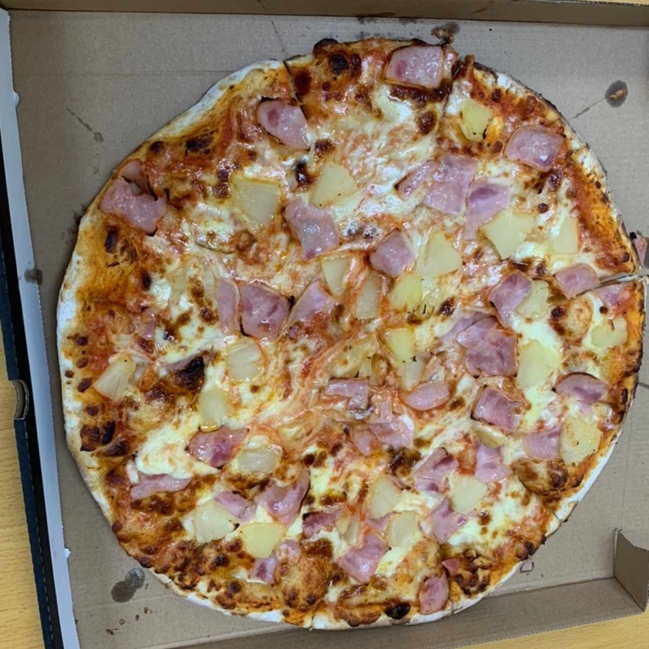 pizza hawaiana