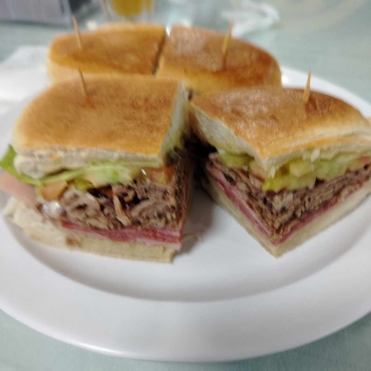 Emparedado cubano sin queso 