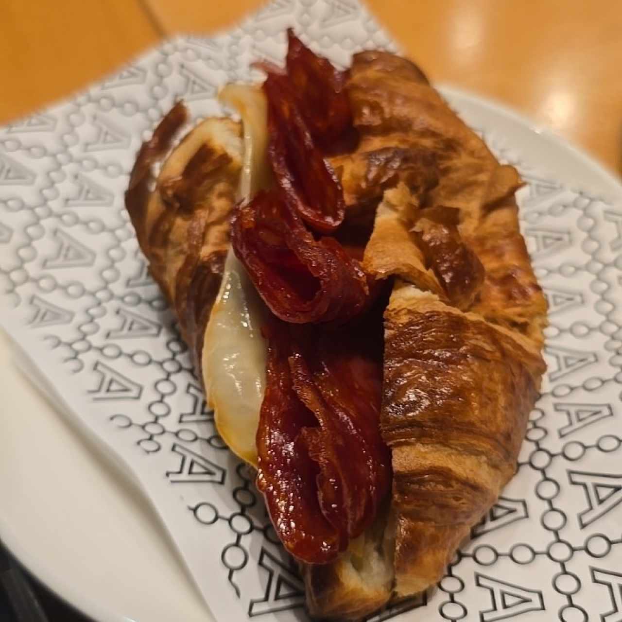 CROISSANTERIE - Croissant Cantimpalo Provolone