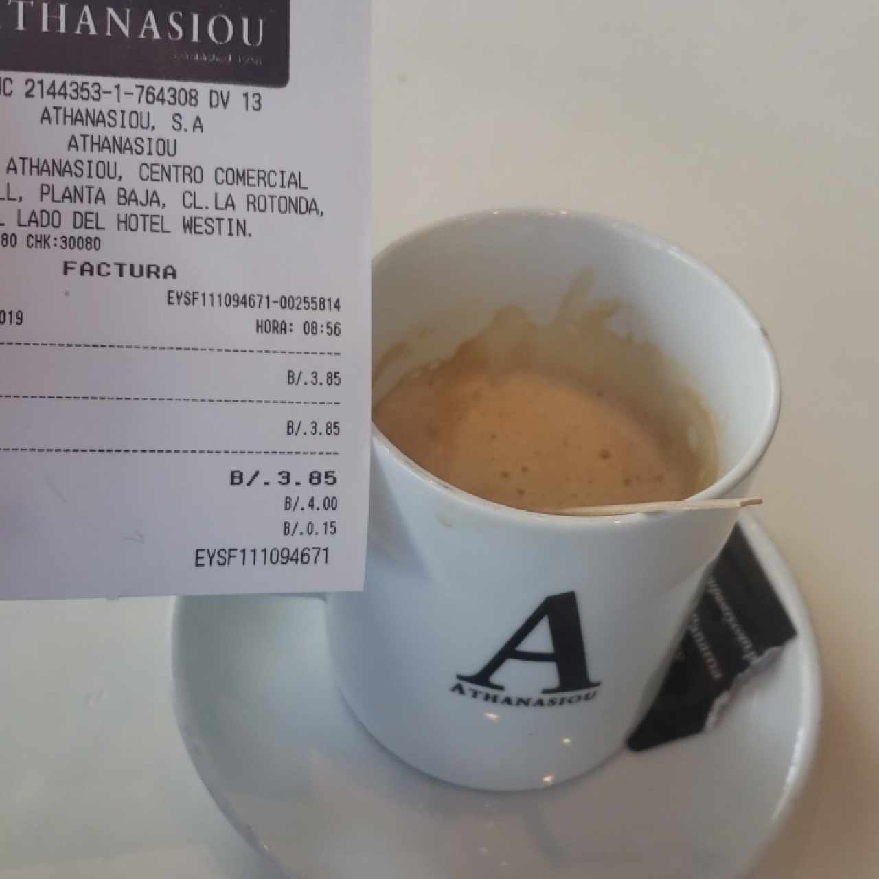 cafecito de 4 balboas.