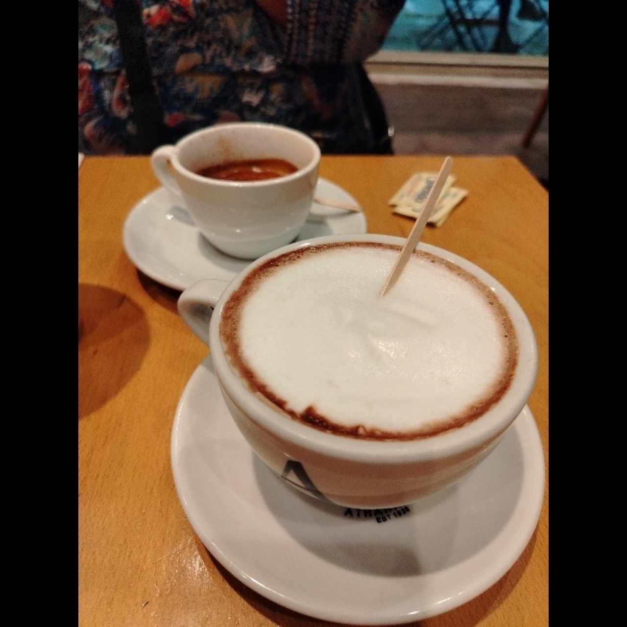 Café latte y expreso doble 