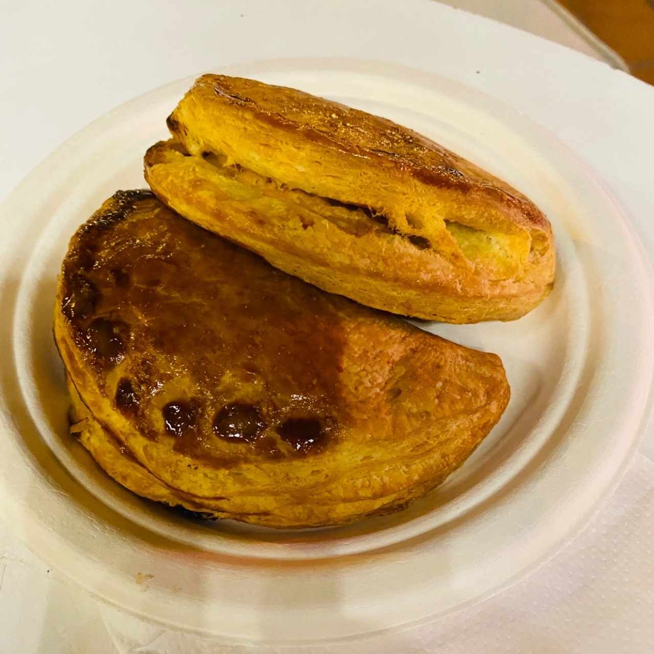 Empanadas de pollo y carne.